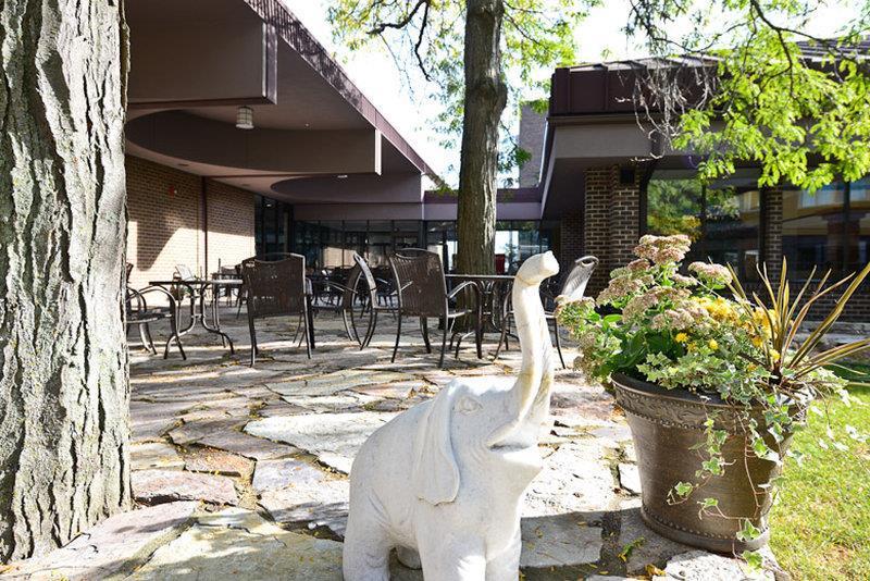Causeway Bay Hotel ランシング レストラン 写真